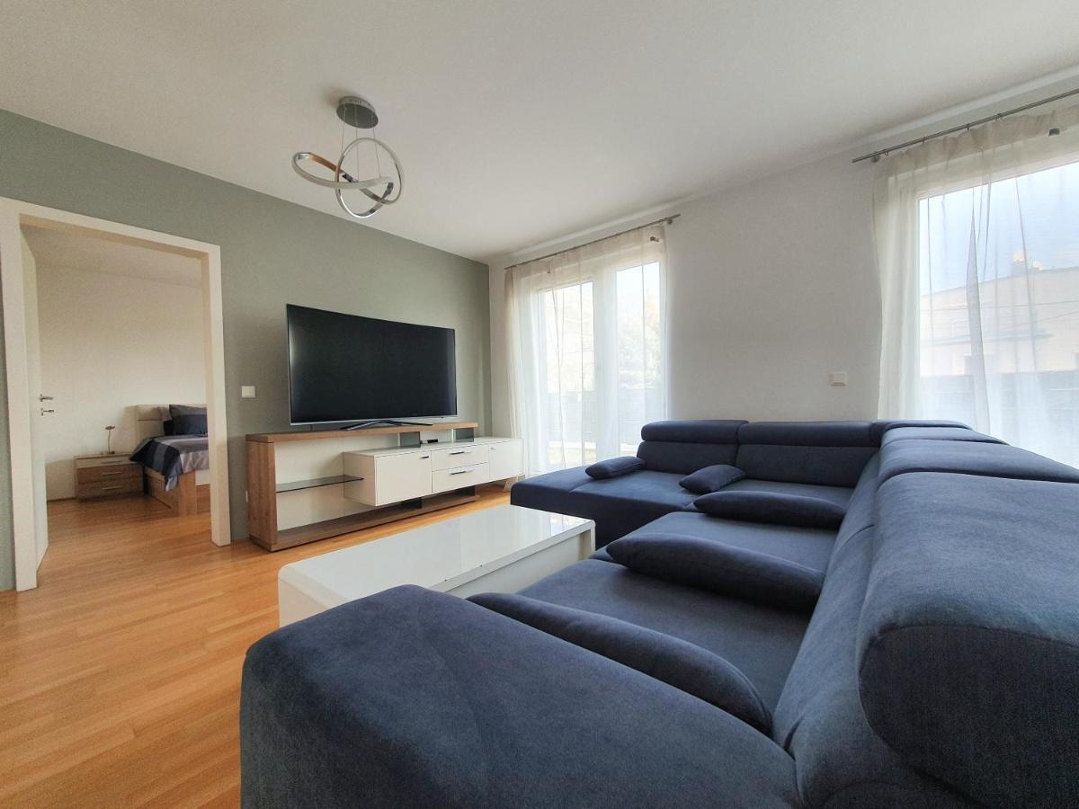 Near Lake Spacious & Furnished Beautiful Apartment Відень Екстер'єр фото